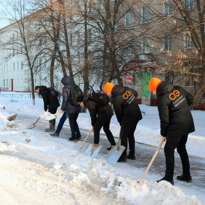 Уборка снега с крыш и территорий в Кувшиново